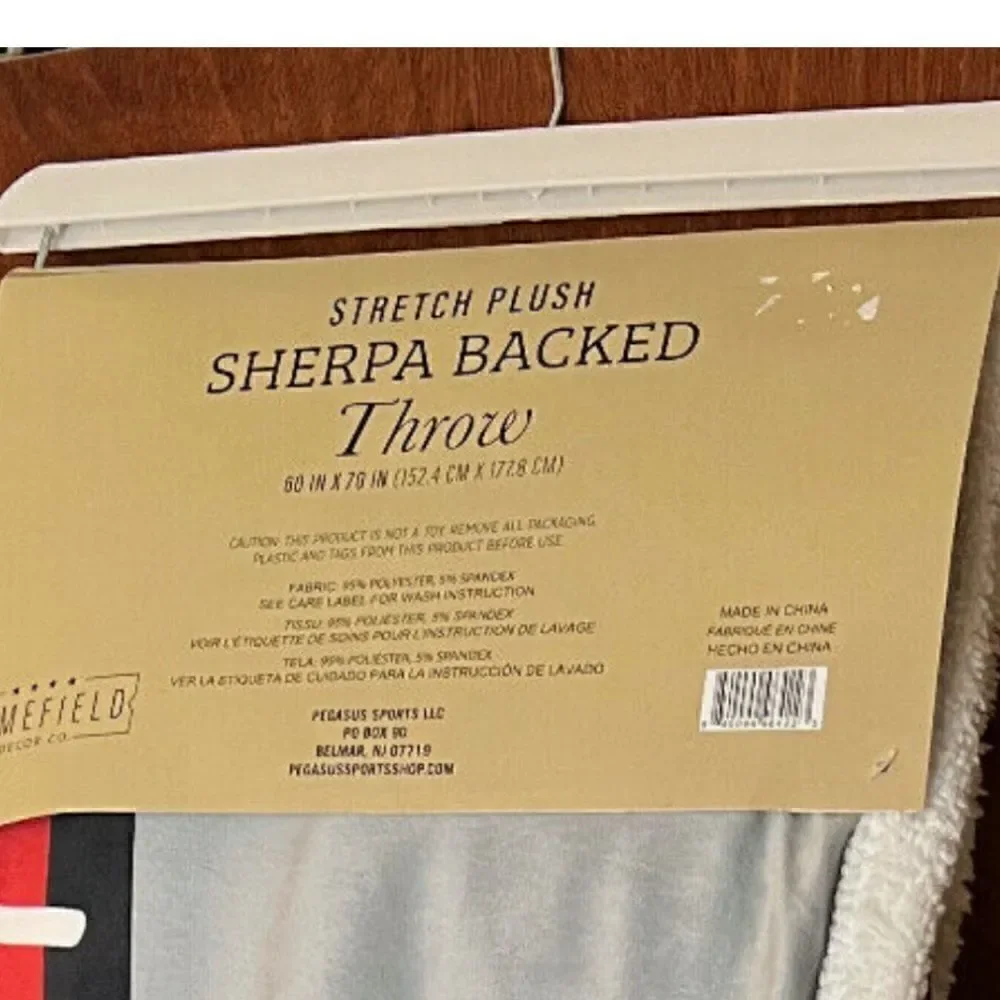 NWT Homefield stretch, plush Sherpa backed throw Wisconsin 60”X 70”